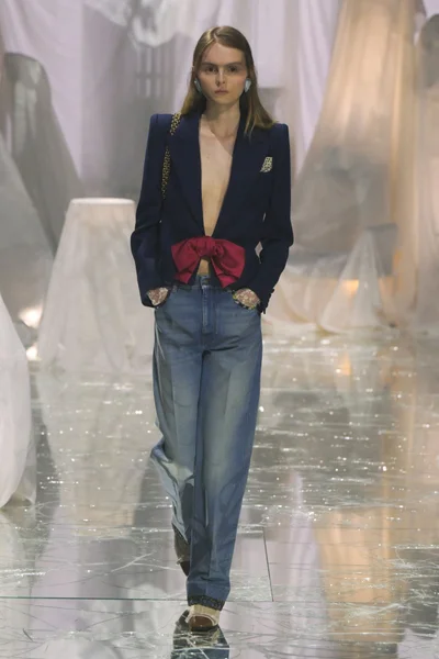 Look 29
